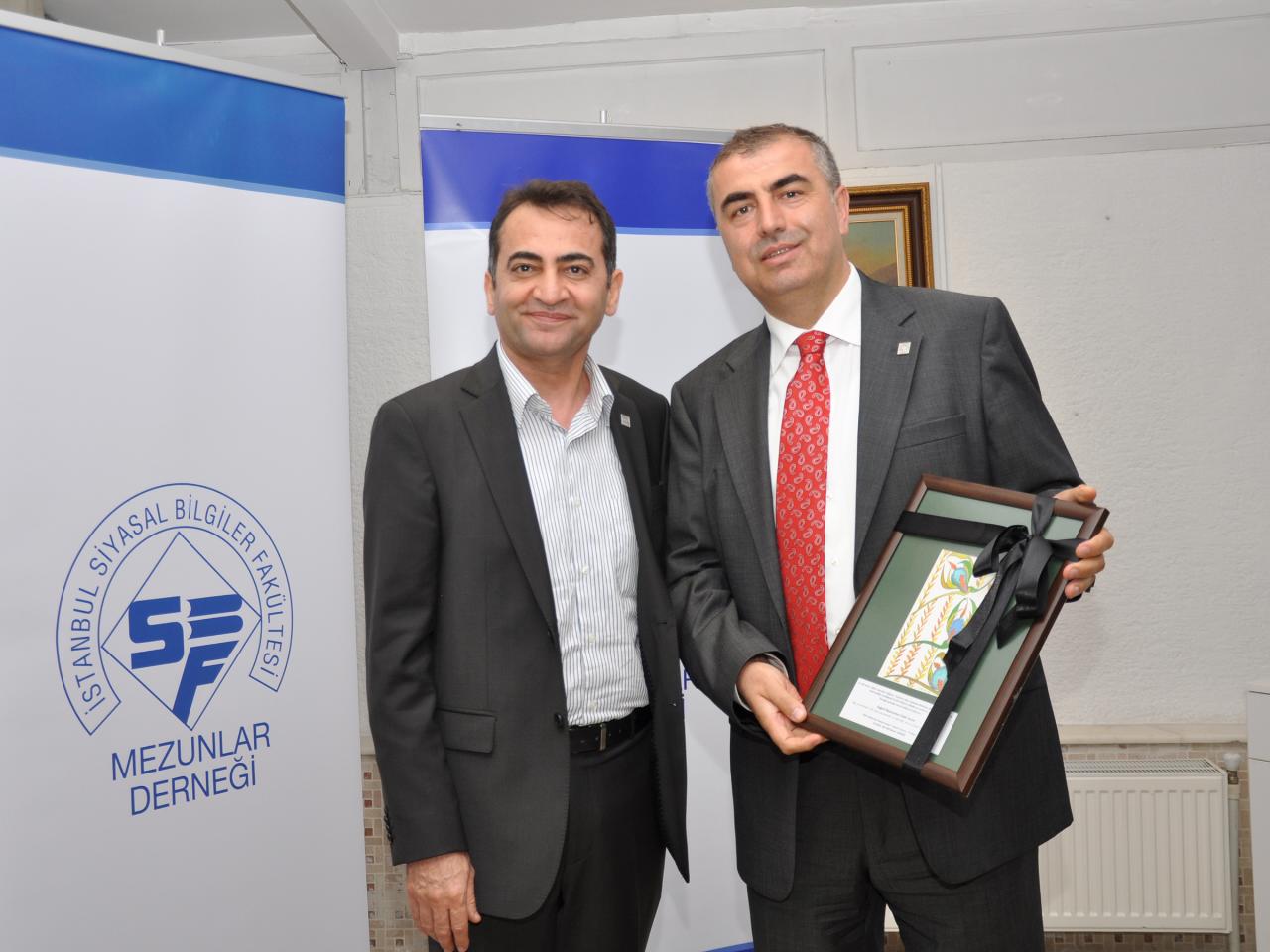 26/05/2011 Milletvekili Adaylarımız Mezunlarla Buluştu