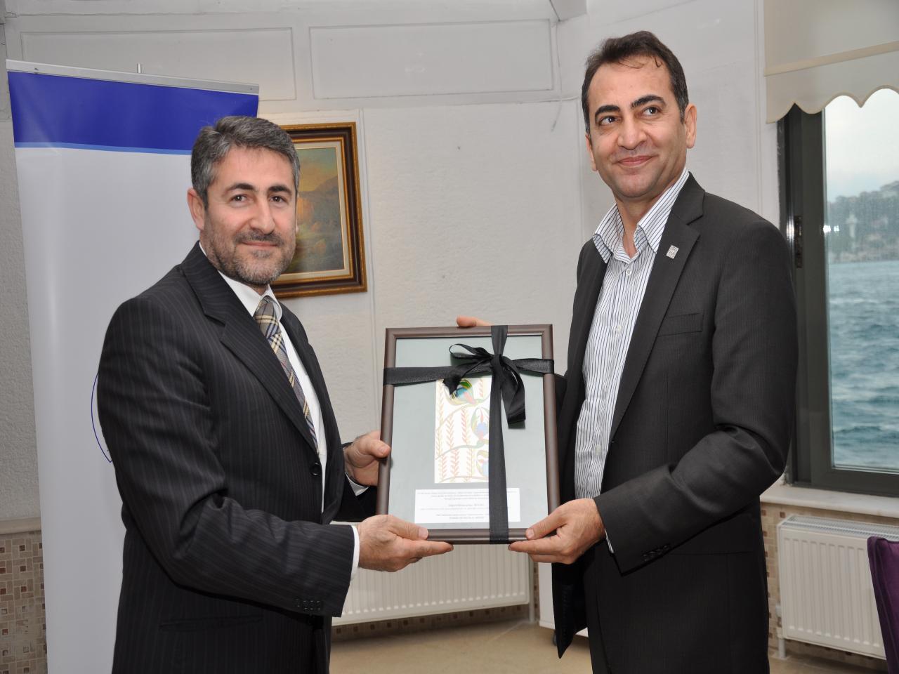 26/05/2011 Milletvekili Adaylarımız Mezunlarla Buluştu